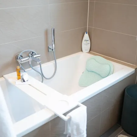 Exklusives Berliner 3 Loft Auf 92m² - In Urbaner Historischer Koepenicker Stadtvilla Apartment *
